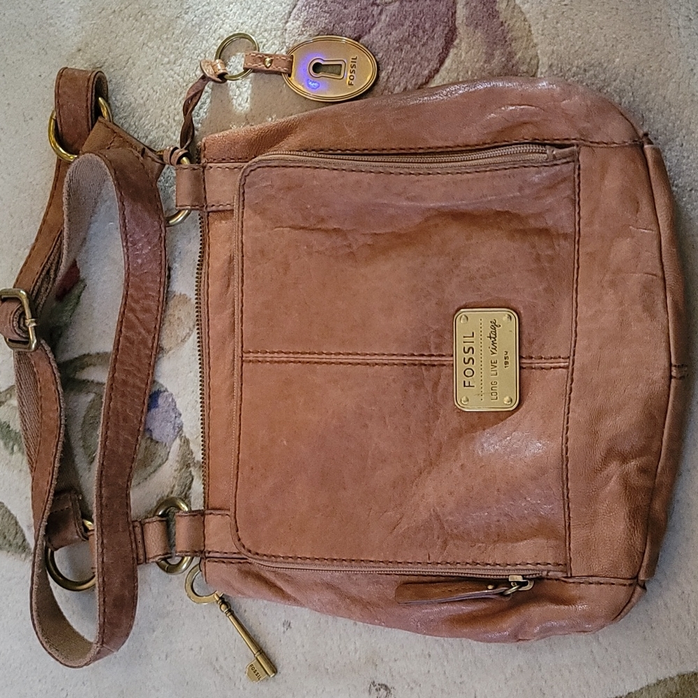 Vintage Fossil leather crossbody messenger bag